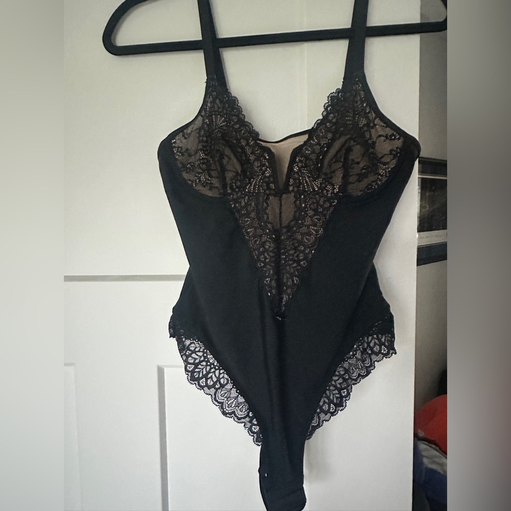 EGCC Studio Deep-V Neck Lace Thong
Bodysuit size small